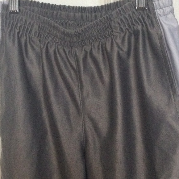 Boy’s Puma Shorts - Picture 3 of 5